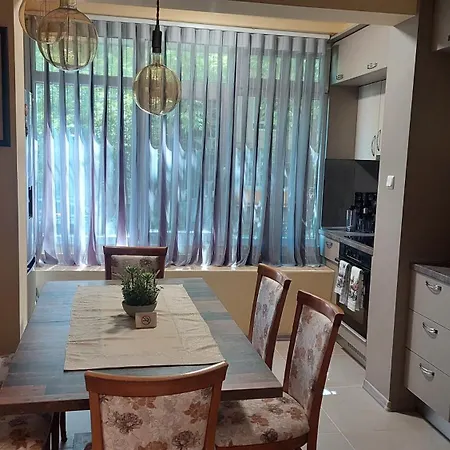 Dellux - Petra Daire