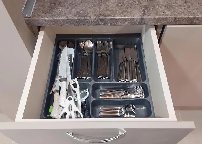 Dellux - Petra Varna